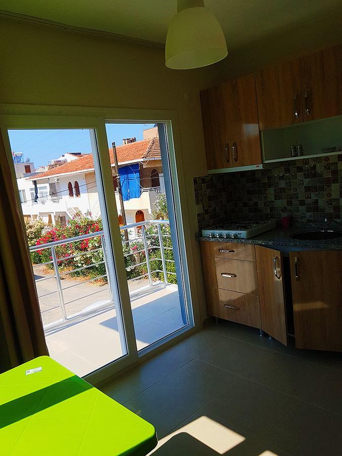 Ata Apart Hotels Ürkmez Esterno foto