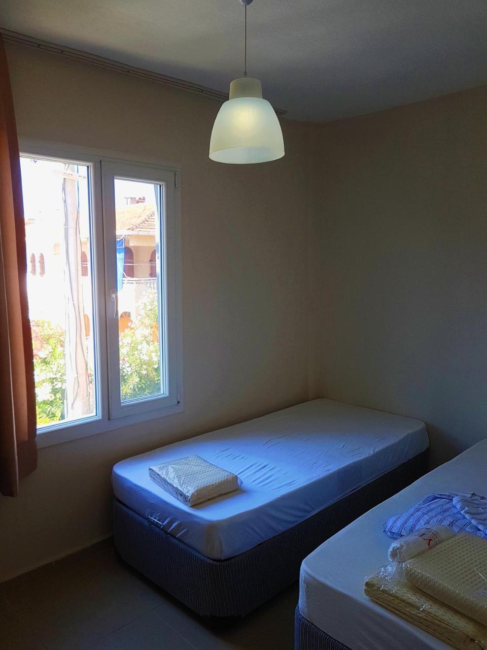 Ata Apart Hotels Ürkmez Esterno foto